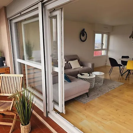 Apartment Avec Parking Centre *