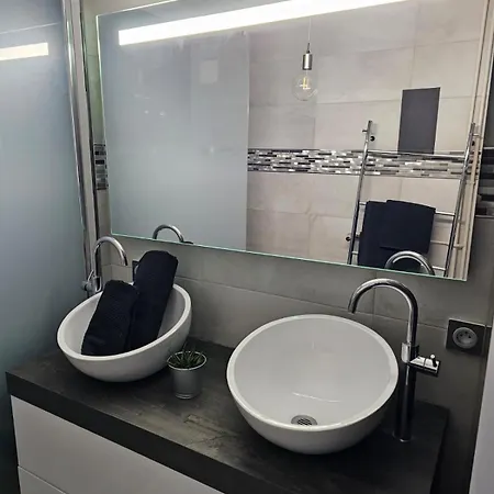 Avec Parking Centre Apartment