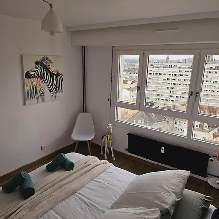 Apartment Avec Parking Centre *