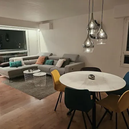 Avec Parking Centre Apartment
