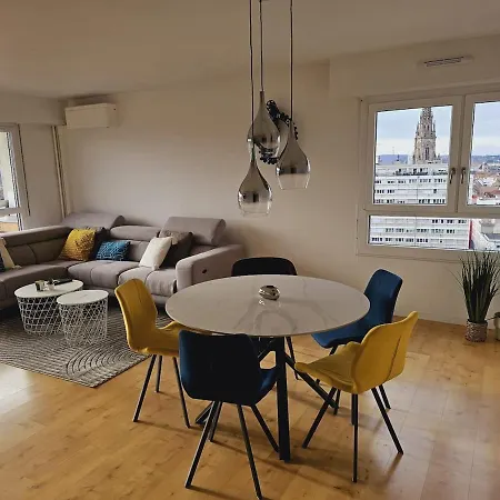 Apartment Avec Parking Centre *