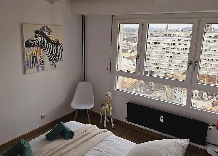 Apartment Avec Parking Centre *